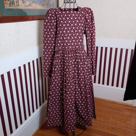 Laura Ashley Dresses & Skirts - Womens Laura Ashley Vintage Floral Prairie Dress 100% Cotton Size 8 Rn 73785